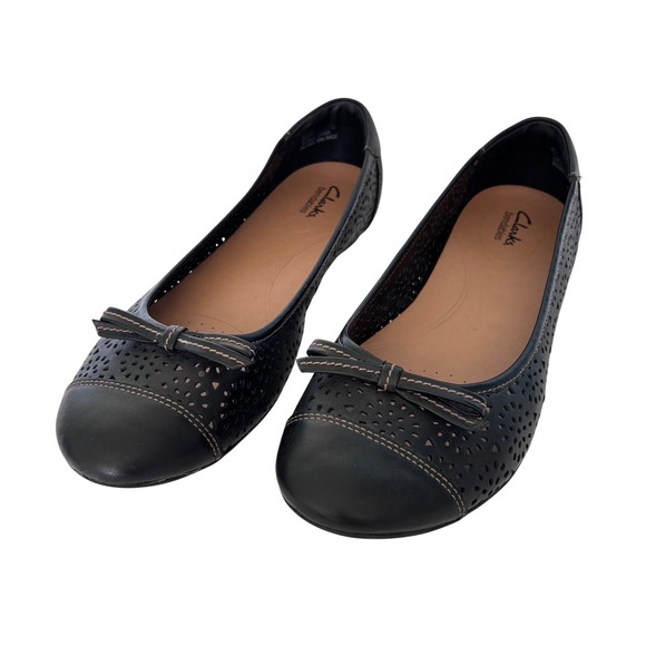 Clarks Bendables Leather Ballet Flats Size 11 Black Comfort Perforated Excellent - Picture 1 of 7